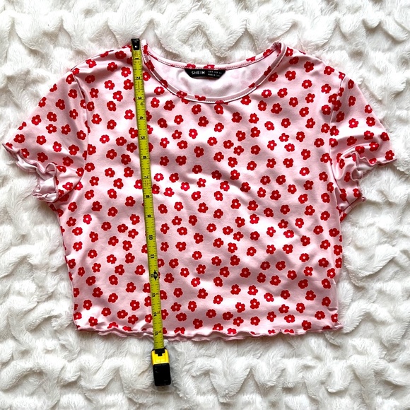 Pink Short Sleeve Crop Top with Red Flowers - Picture 13 of 16